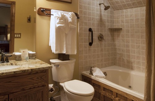 Blowing Rock Bed & Breakfast | Bob Timberlake Inn at Chetola Resort