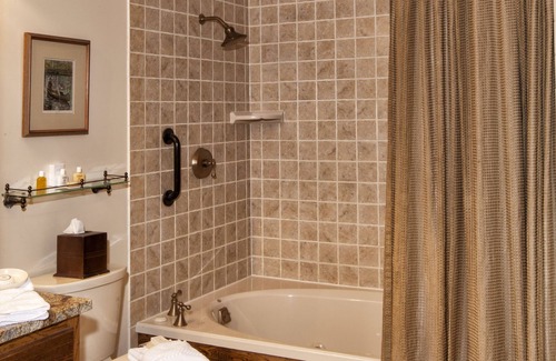Blowing Rock Bed & Breakfast | Bob Timberlake Inn at Chetola Resort