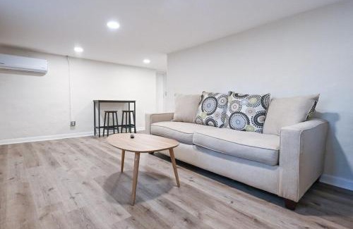 Athens Hotel | Bobbin Mills Studio - 1 mile from Downtown Athens