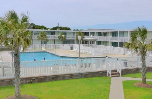 Atlantic Beach Condo | Bogue Shores Unit #256 Just a few steps to the beach :)