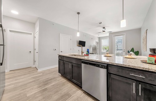 St. Peters Apartment | Bold 2241 I Breathtaking I 1Br Apartment