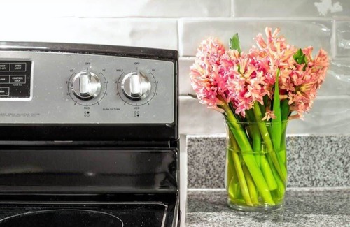 Mile Square Apartment | BOLD 2BR 2BA In The Block Apartment by CozySuites