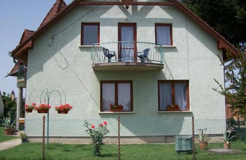 Balatonkeresztur Apartment | Borostyán Vendégház
