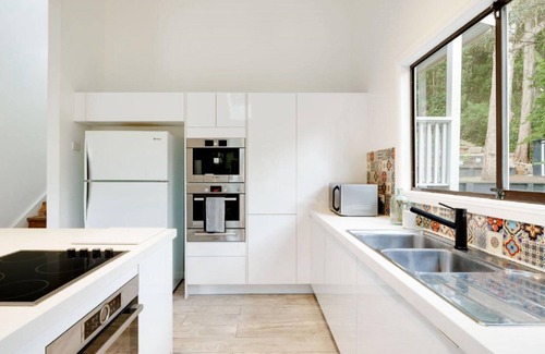 Killcare House | Bouddi Bush and Bay Retreat by HolidayCo.