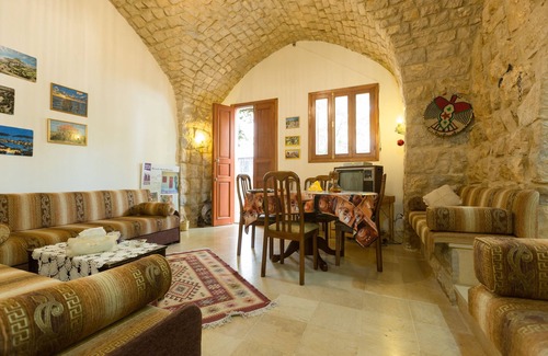 Barouk Hostel | Boustany Guest House - Hostel