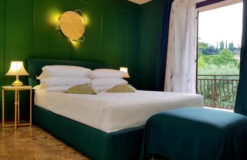 San Pietro in Cariano Apartment | Boutique Apartment Home in Verona - Valpolicella - Big Terrace and Garden, Balcony and Garage - Hide in Hedonism
