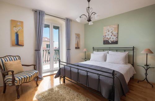 Split House | Boutique Guest Accommodation Zephyrus