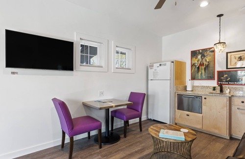 Folly Beach Hotel | Boutique Hotel Folly Room 7: Deluxe Studio with a spacious deck and marsh views