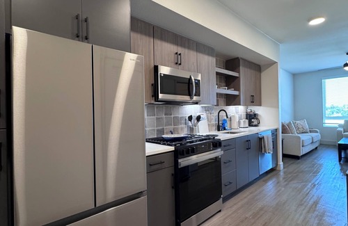Midway District Apartment | Bowen: Charming 1-BR in Delightful Point Loma, San Diego w/AC & Gym