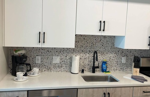 Midway District Apartment | Bowen: Comfortable 1-Bedroom Escape in San Diego with WiFi & AC