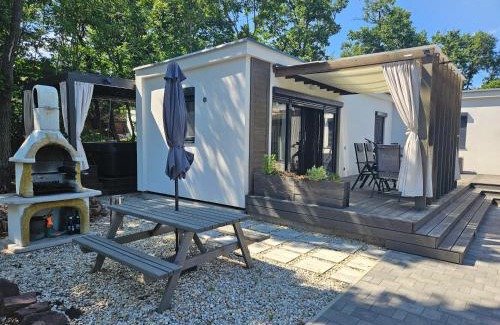 Balatonalmadi Apartment | Bowery Guest Houses - Árnyas vendégházak - jakuzzi használattal