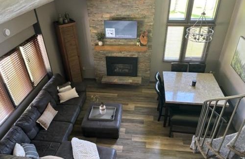 Boyne Falls House | Boyne Mountain Spacious Condo