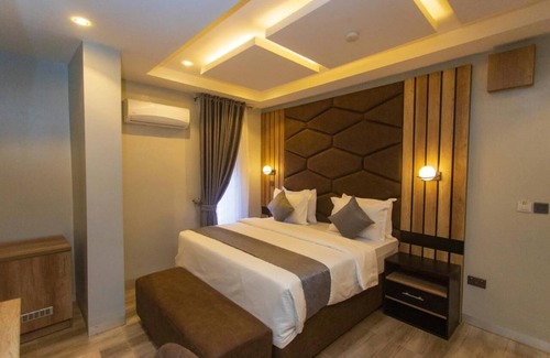 Gwarinpa Estate Hotel | Brain B Hotel and Suites