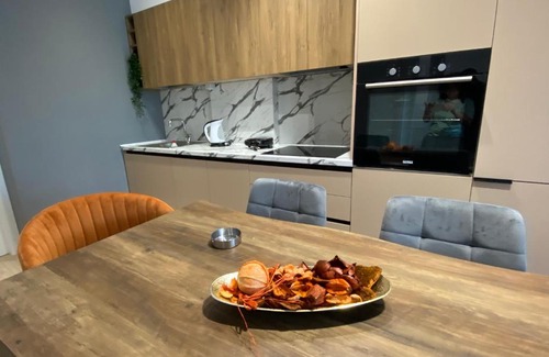 Durres Apartment | Brand New Apts located at the city’s main square-100 mbs wifi