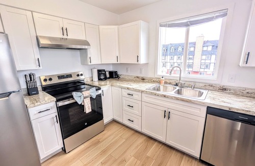 Fairview Apartment | Brand New Large 2Bd/1Ba Apartment - Near Downtown, King Bed!