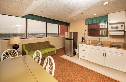 Northeast Virginia Beach Hotel | Breakers Resort Inn