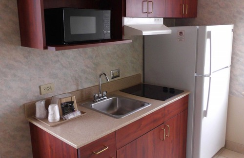 Northeast Virginia Beach Hotel | Breakers Resort Inn