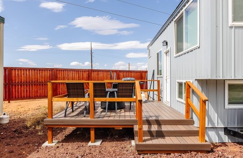 Apple Valley Apartment | Breakfast at Tiffany's