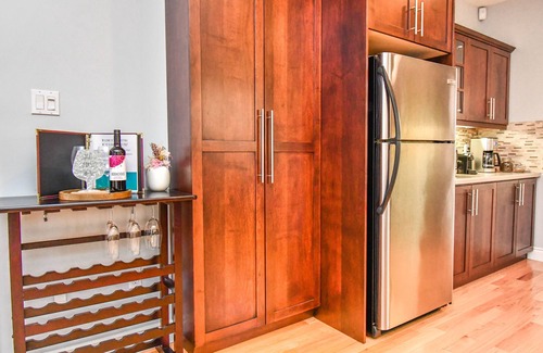 Tiny House | Breathtaking Serene cottage with Hot Tub (Pet-Friendly!)