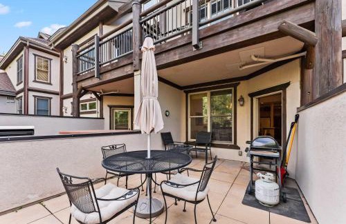 Warrior's Mark House | Breckenridge Condo: Large Patio & Shared Amenities