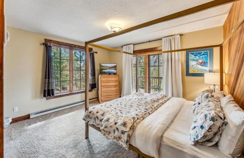 Breckenridge House | Breckenridge Escape with Hot Tub and Mountain Views