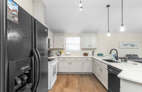 Navarre House | Breeze: Arcade, Pool Table, Near Navarre Beach