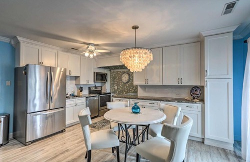 Garden City Apartment | Breezy Murrells Inlet Condo with Deck Walk to Beach