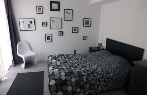 Rive Droite House | Brest Loft, sleeps 8, with jacuzzi