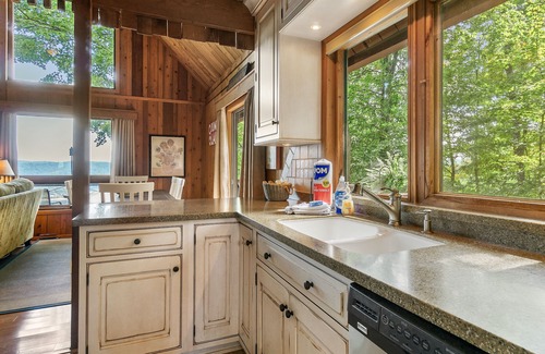 Smithville Cabin | Bridge View Center Hill Lake