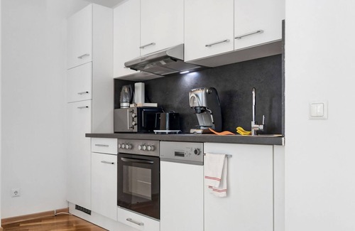 Erdberg Apartment | Bright and Airy 1BR Apartment/Close to Everything