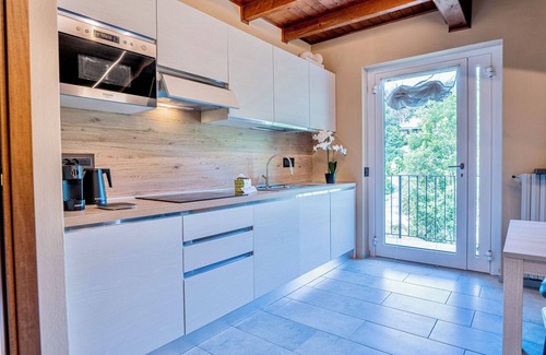 Bracchio Apartment | BRIGHT APARTMENT SURROUNDED BY GREENERY