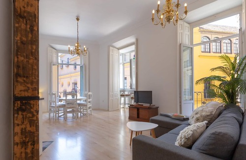 Centro Apartment | Bright apartment with views of the Cathedral