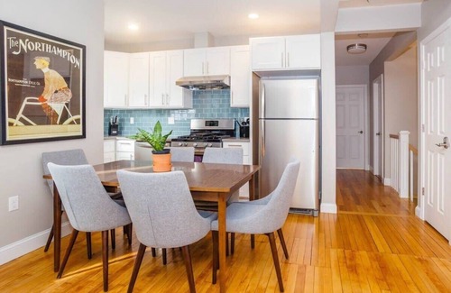 Dorchester House | Bright Boston House | near T