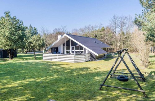 Houstrup House | Bright Cottage with Covered Terrace-By Traum