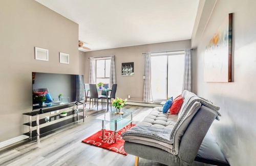 Rosedale Apartment | Bright & Cozy 1 King BR Apt with Netflix - in PRIME Location!
