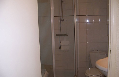 La Madeleine Apartment | Bright F1 40 M² South 5 min from the Beach on Feet WEB SHEETS
