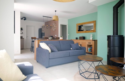 Chateau-d'Olonne Ski Chalet | Bright House with Veranda & Garden – Perfect for Your Holidays in Les Sables!