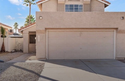 Ahwatukee Foothills House | Bright Modern Ahwatukee Loft type Home, Pet friendly ,Walk to All