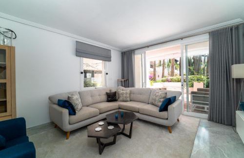 Golden Mile Apartment | BRIGHT NEW APARTMENT IN PUENTE ROMANO