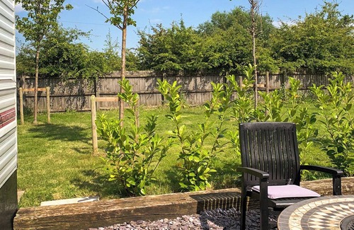 Chappel Cottage | Bright spacious with a lovely garden with hot tub.