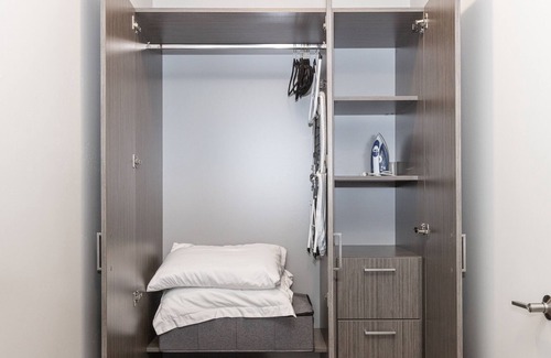 Midway District House | BrightApt Near All w/Cable/HBO/Fast WIFI