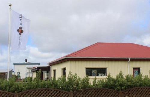 Njardvik House | Brimarsbrú sleep inn-art Gallery