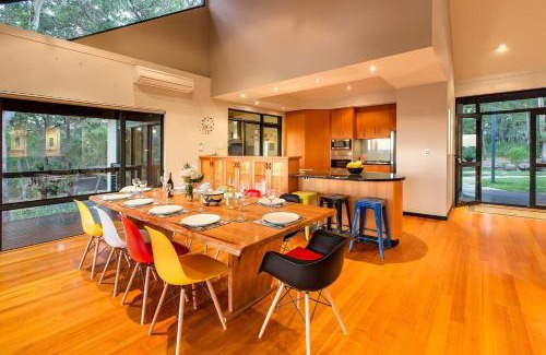 Yallingup House | Bringa - Spacious Bushland Retreat with Scenic Views