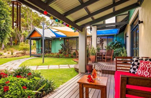 Yallingup House | Bringa - Spacious Bushland Retreat with Scenic Views