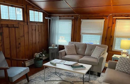 Bristol House | Bristol, RI recently renovated waterfront cottage
