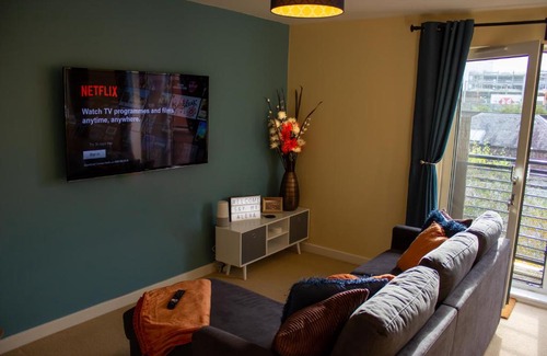 Wolverhampton Apartment | Broad Gauge Suite
