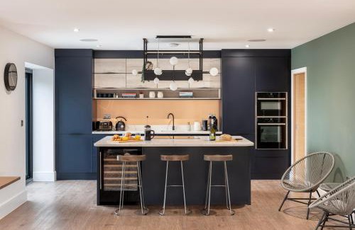 Holcombe House | Brockview House - Eco 4 bed