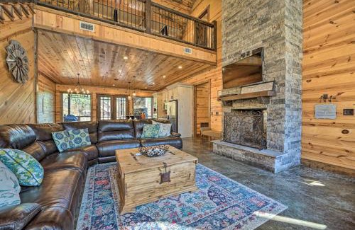 Hochatown House | Broken Bow Cabin with Hot Tub and Game Room!