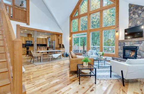 Mount Hood Village House | Brokenbridge Pond