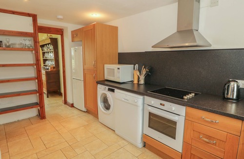 Llanfairpwllgwyngyll Cottage | BRON GADAIR, pet friendly, character holiday cottage in Newborough